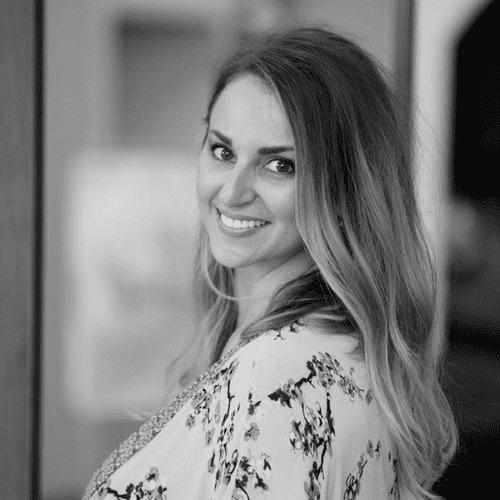 Portrait of Alicia King, a professional stylist at Yacht Club Salon, showcasing their expertise and style.